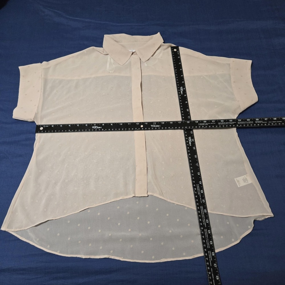 DR2 Blouse Womens Medium Pink Polka Dot Chiffon Button Front Short Sleeve Top - Picture 2 of 8
